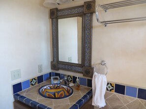 Casita Coronado bath