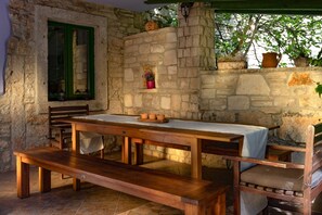 Outdoor dining