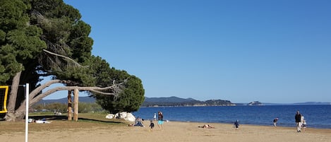 Plage en face de l'appartement