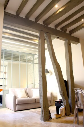 A luminous, spacious apartment.