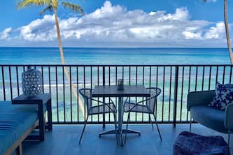 GORGEOUS OCEANFRONT PENTHOUSE