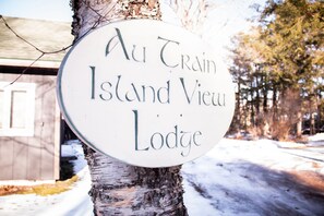 Au Train Island View Lodge on Lake Superior