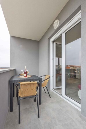 balcony