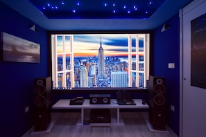 Movie theater with 300cm screen and 7.2 Dolby sound,PC and PS4