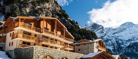 Your ski apartment is located in the Les Hauts des Darbelays area at the foot of the pistes.