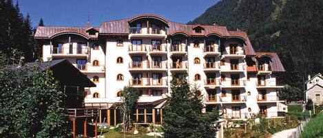 Wonderfully located near Chamonix, there is something for everyone in this area!