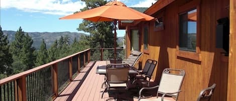 Top level back deck with beautiful mountain views