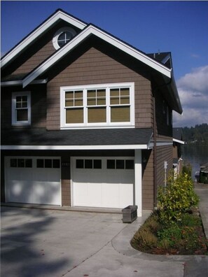 3250-A W Lk Samm. Pkwy NE, exterior of home, garage use, not part of rental
