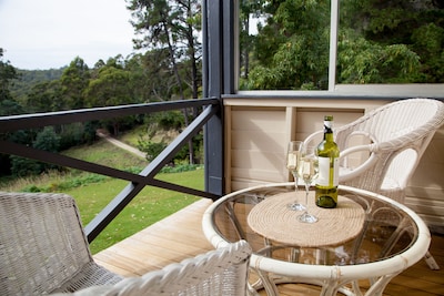 The Pear Cottage - unwind and recharge or explore the Tasman Peninsula