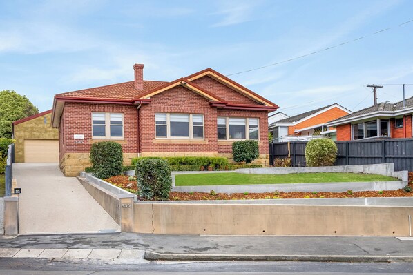 External view - from Park Street