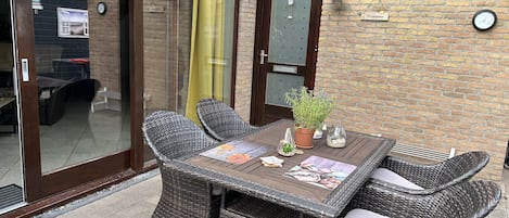 Terrasse mit Überdachung