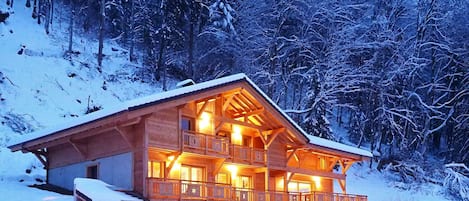 Chalet Arpitan - luxury chalet for large group   Grand chalet pour groupe 