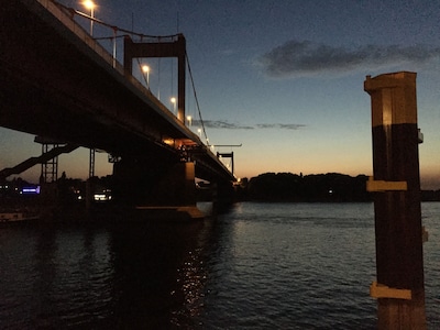Nur wenige Meter vom Rhein und wunderschönen Sonnenuntergängen entfernt