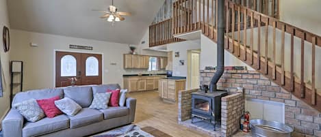 Flagstaff Vacation Rental | 2BR | 2BA | 1,600 Sq Ft | Stairs Required