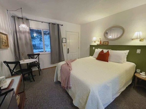 #4 Deer Lake - Emerald Valley Inn