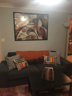 Sofa which becomes a twin bed