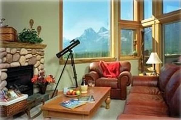 Designed with comfort and that mountain feel.  Gorgeous mountain views