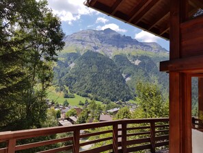 Vue du Mont Joly depuis la terrasse.