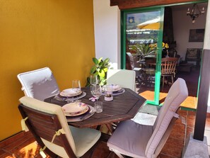 Outdoor dining