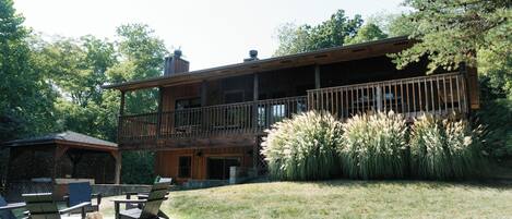Back of Houston Lodge