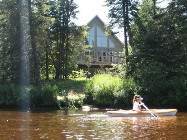 kayak no longer available, INSTEAD: PADDLE BOARD & CANOE & LIFE JACKETS PROVIDED