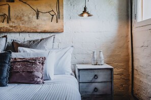 King Size Bed can be split into two singles (5)