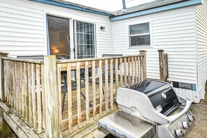Grill and deck for al fresco dining - then stroll over to Joe's Playland