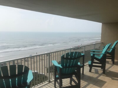 Cozy BeachFront Condo with Oversized Balcony and Amazing Views