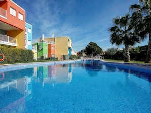 Water, Building, Plant, Sky, Cloud, Swimming Pool, Azure, House, Tree, Seaside Resort