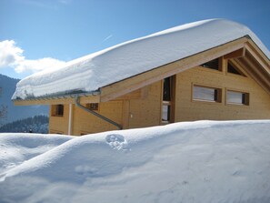 Chalet Tomeley in winter