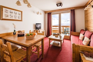Welcome to our cozy apartment by the pistes!