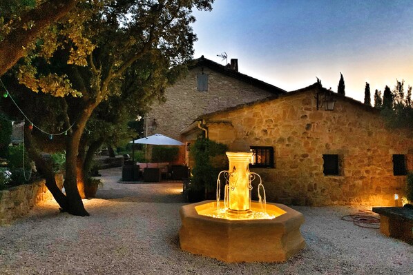 Fontaine place d'apéro 