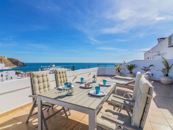 Propriété, Ciel, Vacances, Bleu Azur, Immobilier, Appartement, Maison, Mer, Bâtiment, Pièce