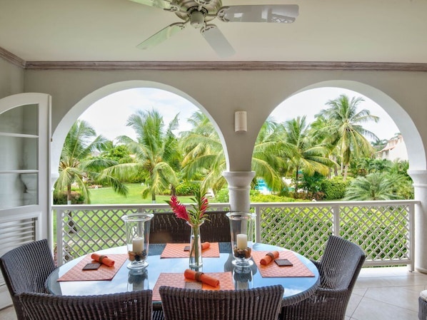 Outdoor dining