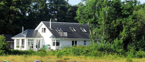 privat Holiday Cottage on the shores of Lake Corrib