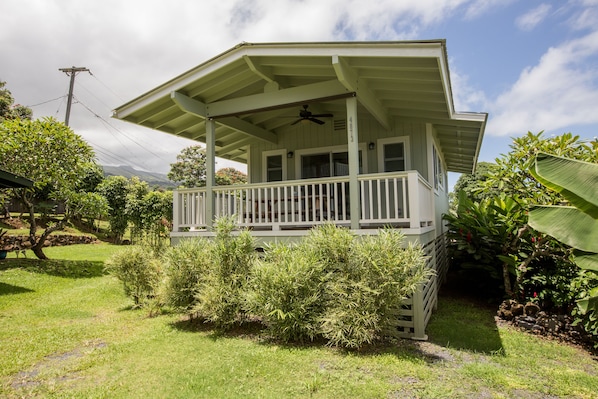 Cozy Hana Bay View Cottage with covered lanai, new vinyl decking and siding.