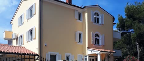 Façade de lâhĂ©bergement