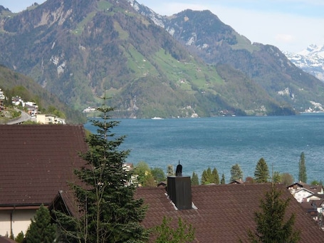 Foto von 2 1/2 Zimmerwohnung mit Komfort und Aussicht!
