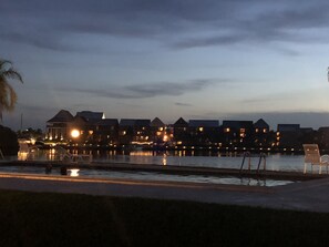 night view to bones bar and flying fish restaurant 