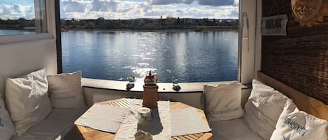 VILLA RHEINSTEIN - Balkon mit traumhafter Aussicht auf den Rhein