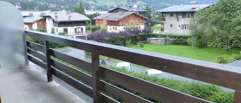 balcon avec vue sur Rochebrunne