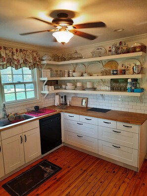 Everything in the kitchen to prepare a Holiday Dinner