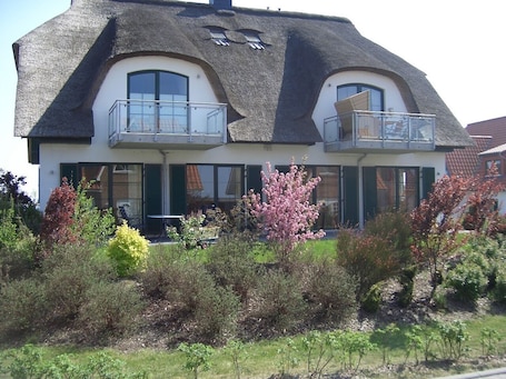 Ostseeblick 4, App. 2, (links unten) mit schönem Garten: Barendorf, Ostsee