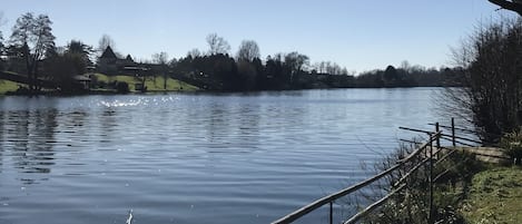 accès privatif pour de belles journées de pêche 