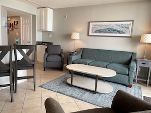 Comfortable living room. Queen sleeper sofa.