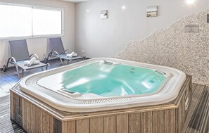 hot-tub
