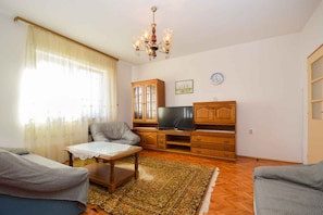 living/bedroom