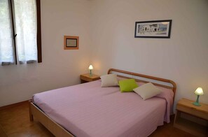 bedroom (example)
