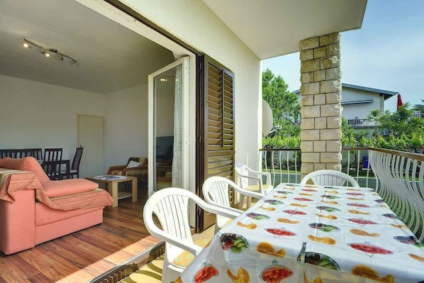 balcony