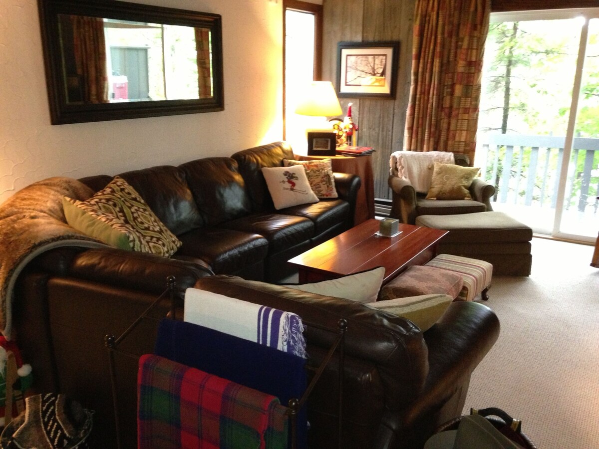 Townhouse On Stratton Access Road – BRAND NEW BOOT ROOM
